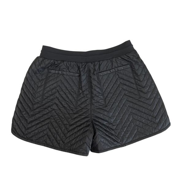 Athleta Black Apres Quilted Ski Shorts Women's Size 6 Water and Wind Resistant - Picture 3 of 10